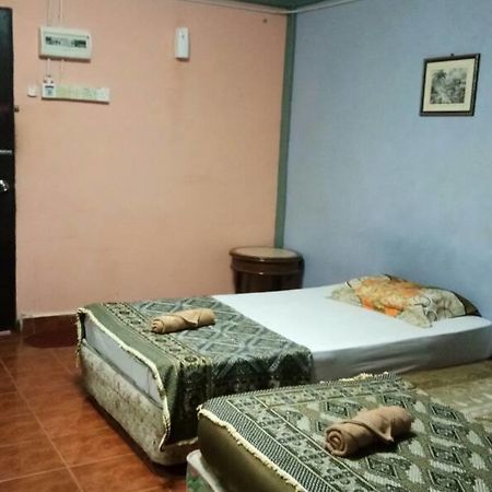 לנגקאווי Chenang Lodge Motel מראה חיצוני תמונה
